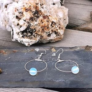 Boucles d’oreilles anneaux avec accroches en argent – Pierre de Lune –  « Féminity »