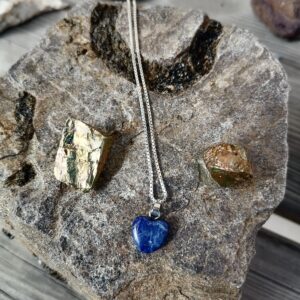 Chaîne enfant, en argent massif 925 sterling, et pendentif coeur en lapis-lazuli