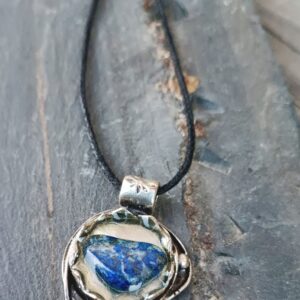 Collier socle argent – lapis-lazuli : « Profondeur »