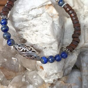 Bracelet Nature (taille M/L), bois d’érable et pierre Lapis Lazuli, sur un tour inox mémoire de forme