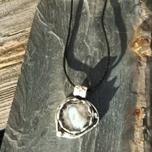 Collier socle argent – Larimar : “Pacification”