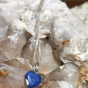 Collier en argent massif serpentine de 19 cm et pierre en forme de cœur lapis lazuli – pour enfant