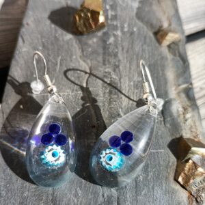 boucles gouttes d’eau – Verre soufflé de Murano ciel et indigo et accroches en argent : « Azur »