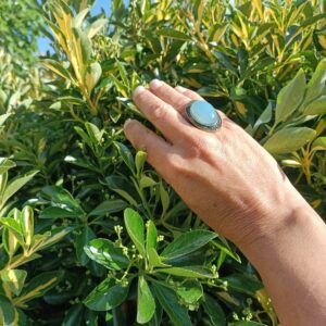 Bague réglable, alliage bronze, calcédoine bleue AAA+