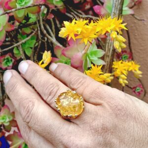 Bague cuivre plaqué or, ambre baltique jaune