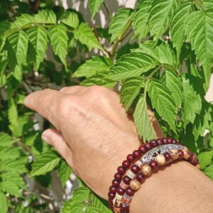 Bracelet triple en bois de noyer, santal indien et jaspe terracota