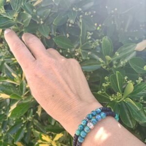 Bracelet de coco noires et rubis zoïsite
