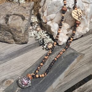 Bolas en ébène bicolore, coeur en tagua, et bois de cocotier