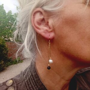 Boucles d&rsquo;oreilles nacre AAA+++ et Lave