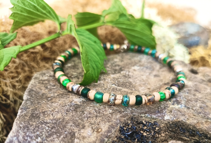 Bracelet un tour, coco poncée et verre de Pragues