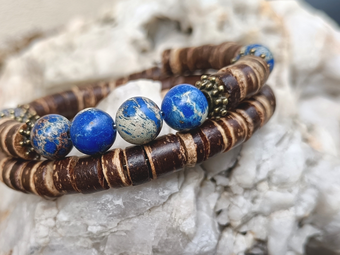 Bracelet double tours, noix de coco et jaspe impérial