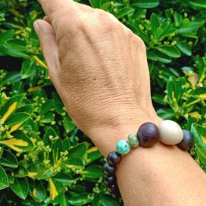 Bracelet ébène, graines savonette et canique verte, turquoise africaine AAA+ – 18 cm